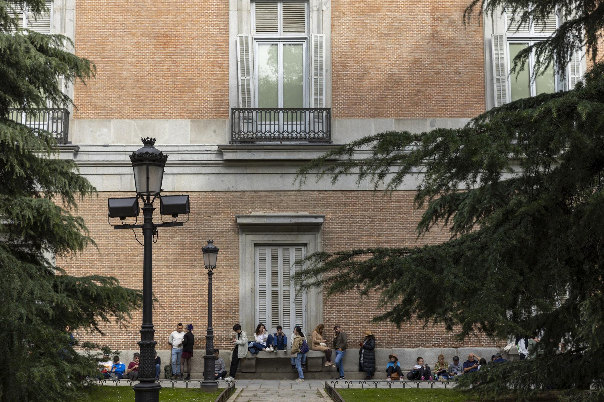 Colas museo del  Prado